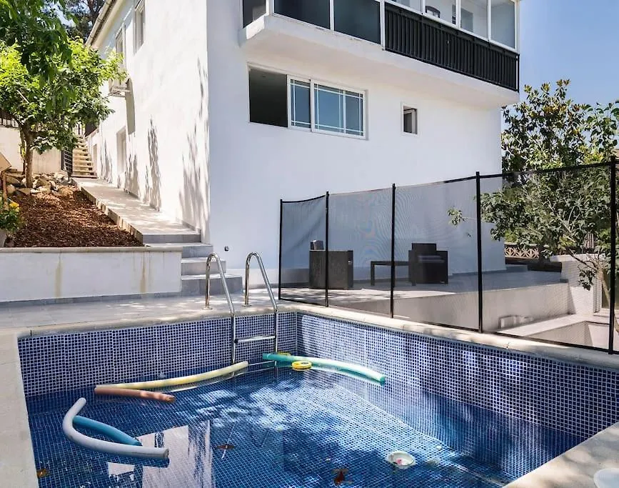 20 Min From Bcn- Charming House W/ Pool & Bbq Area Villa Cervelló 0*,